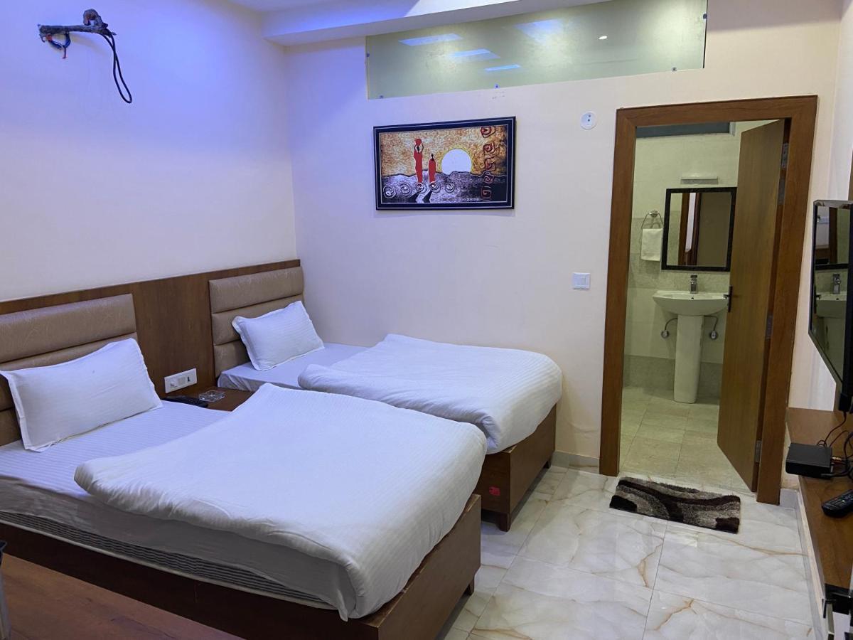 Hotel Tulsi Villa Dehradun Zewnętrze zdjęcie